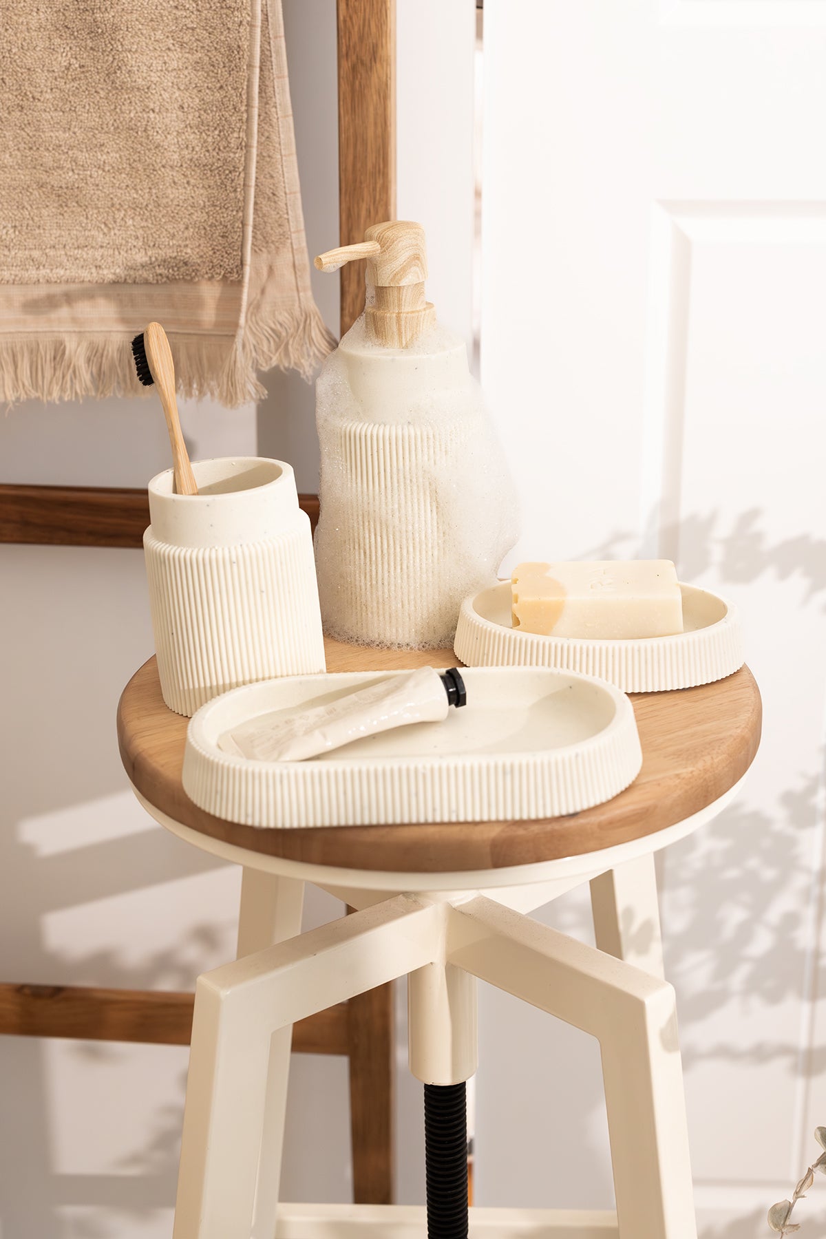Earth 4-Piece Bathroom Set Beige