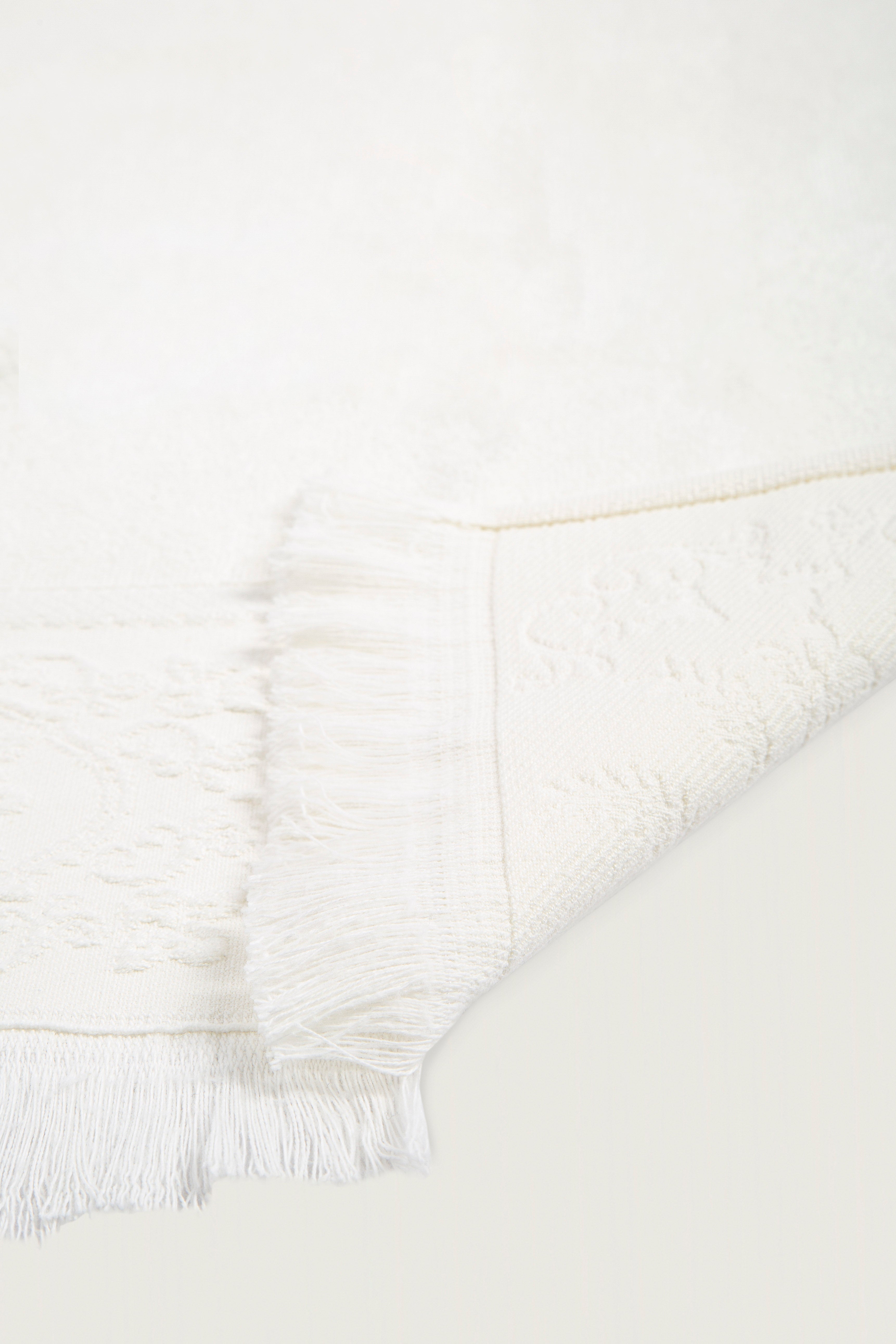 Nera Banyo Havlusu 70x140 cm Ekru