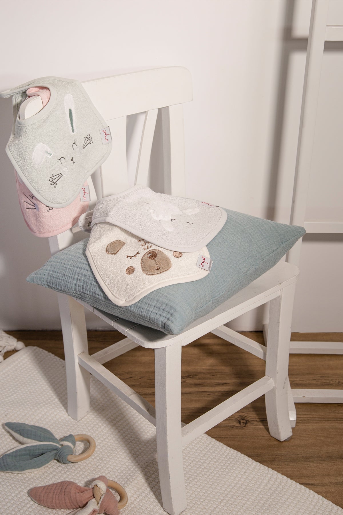 Kitty Bebek Önlüğü