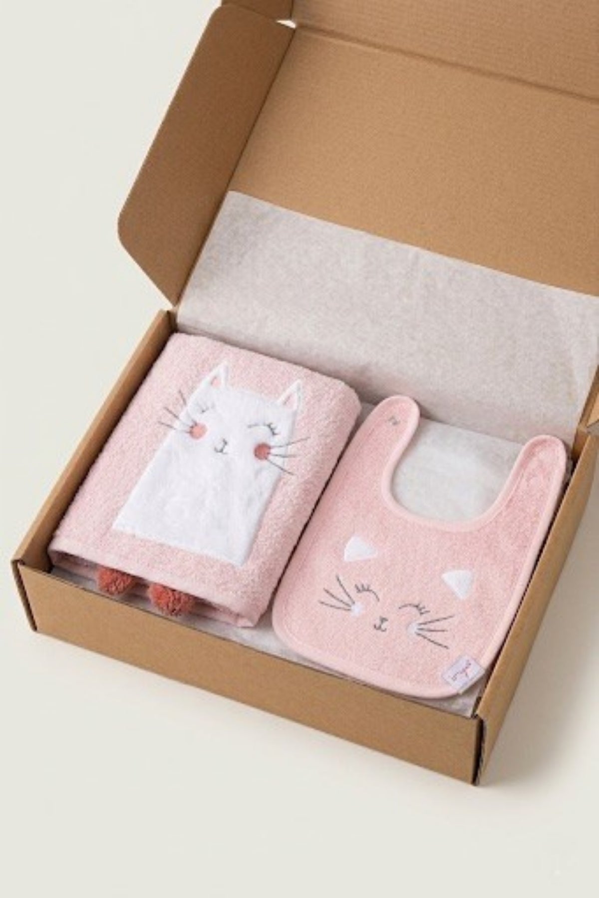 Kitty 2-Piece Organic Cotton Newborn Gift Set Pink | Towel, Bib