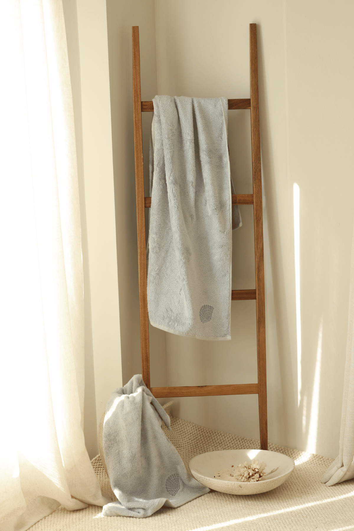 Sedef Bambu Nakışlı El Havlusu 50x90 cm Gri