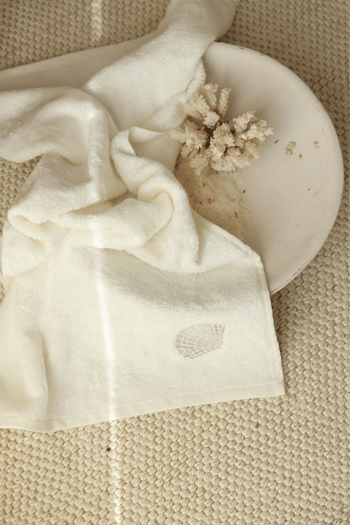 Sedef Bambu Nakışlı Banyo Havlusu 70x140 cm Ekru