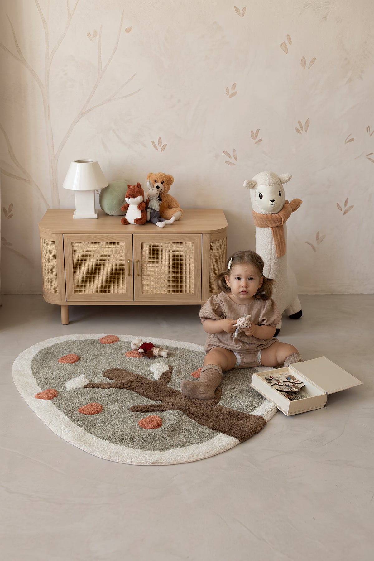 Apple Tree Tekli %100 Pamuk Çocuk Odası Halısı 90x110 Cm Ekru
