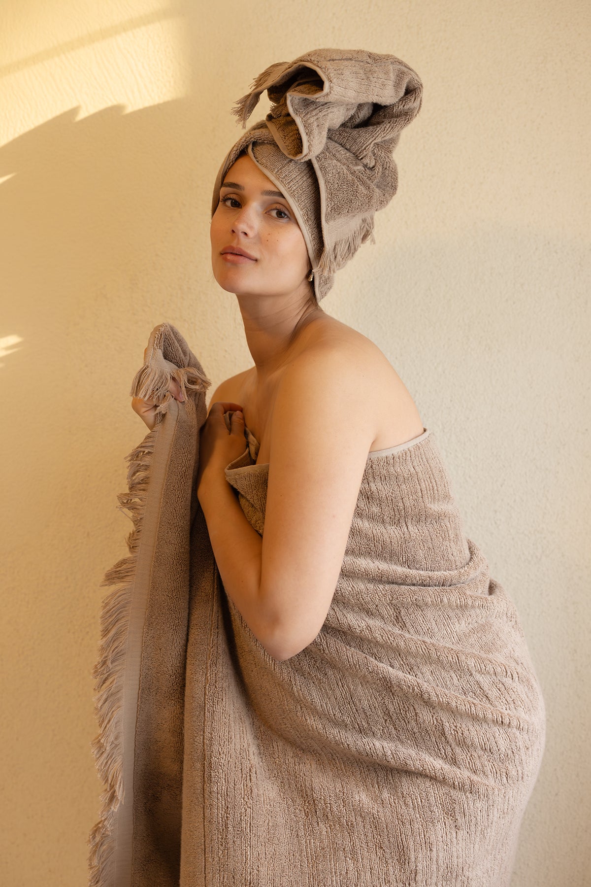 Fiona 100% Cotton Towel 70x140 cm Earth Brown