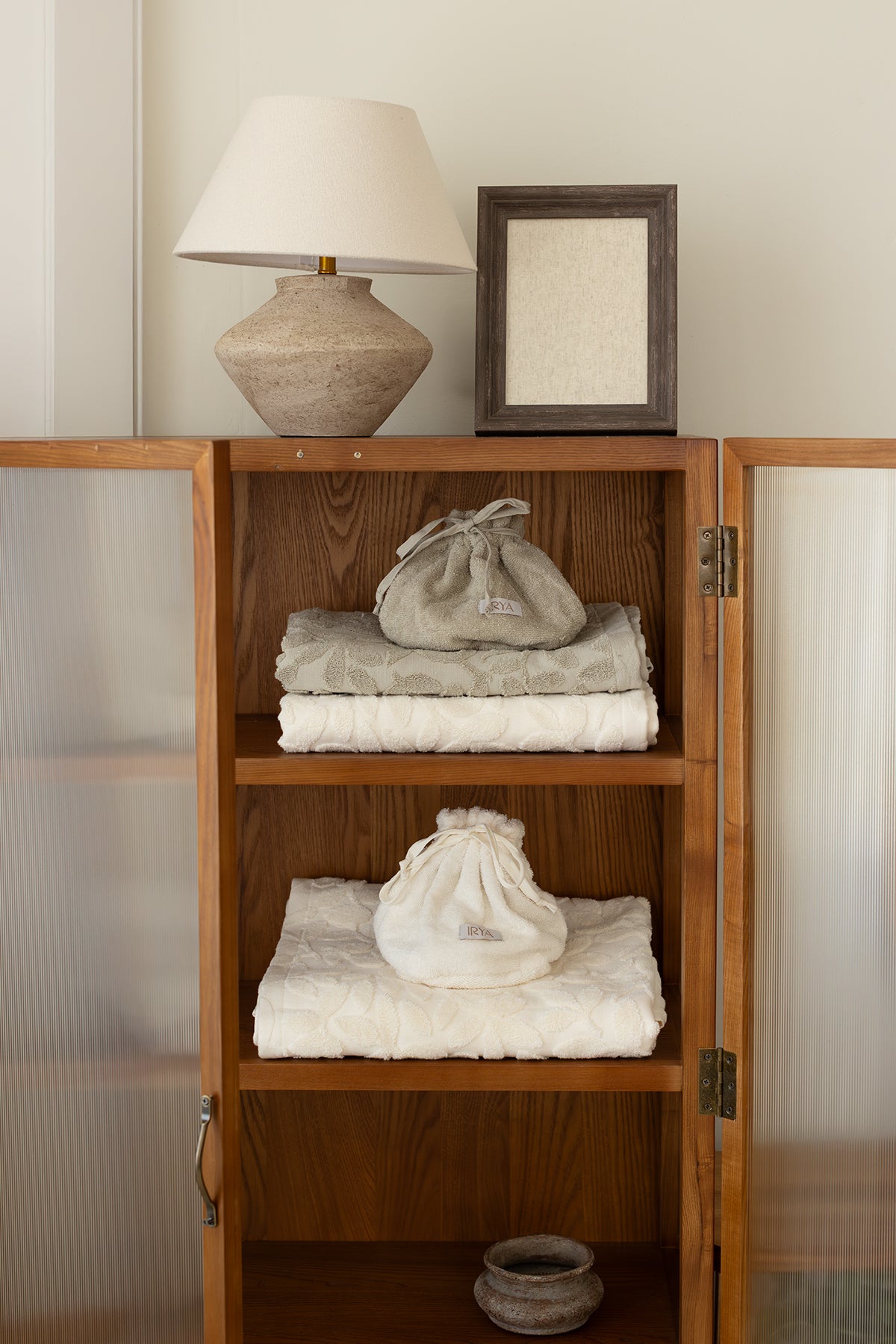 Allesi %100 Pamuk Havlu Bakım Çantası Ekru