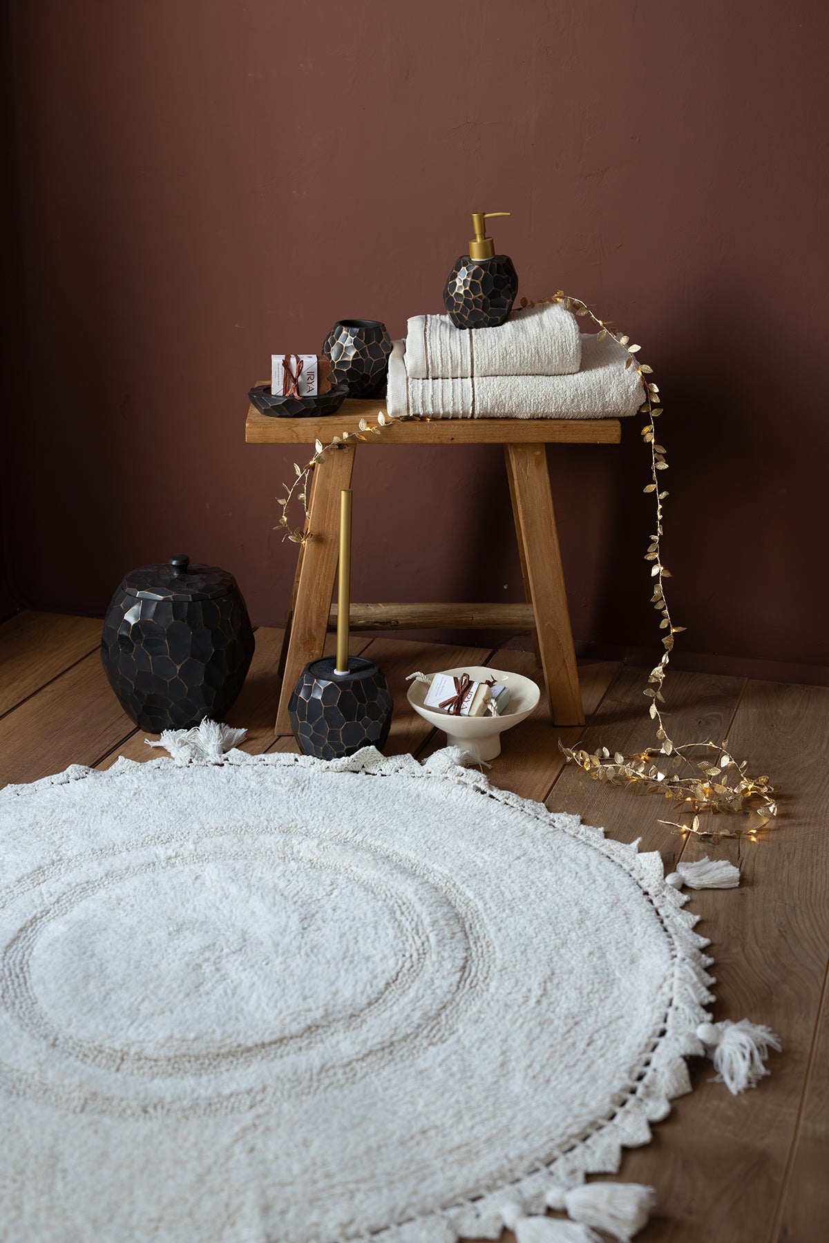 Jayla 5 Piece Bathroom Set