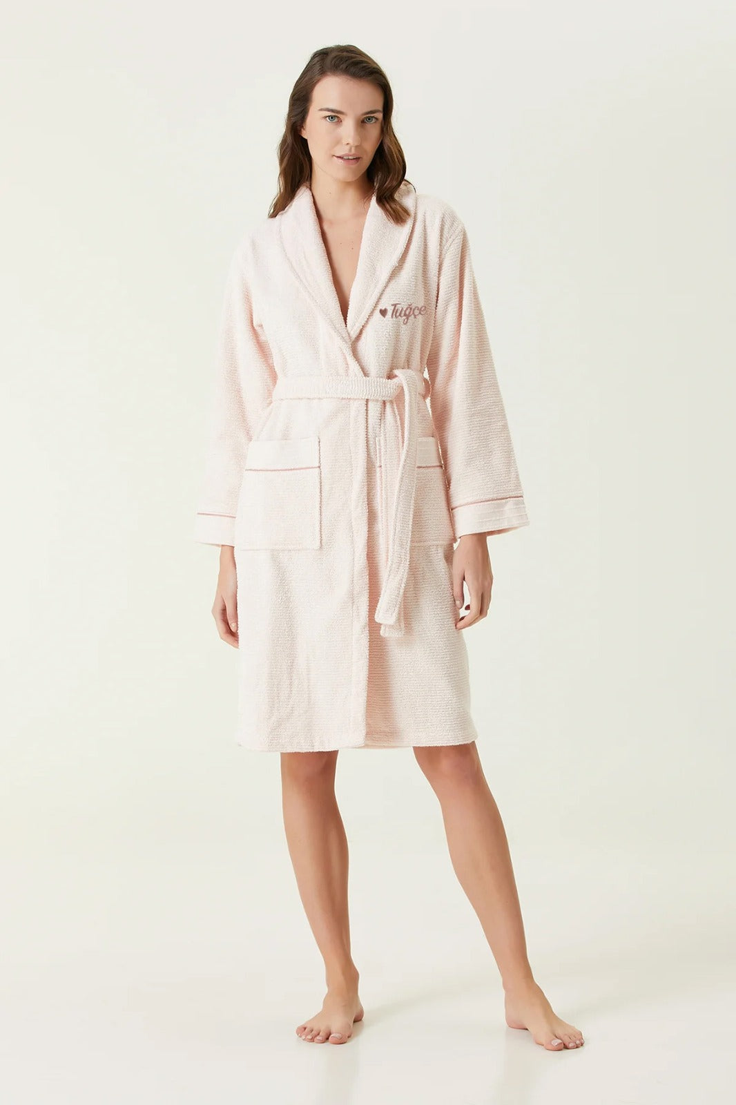 Roya Kişiselleştirilmiş Nakışlı Kadın Bornoz Pudra