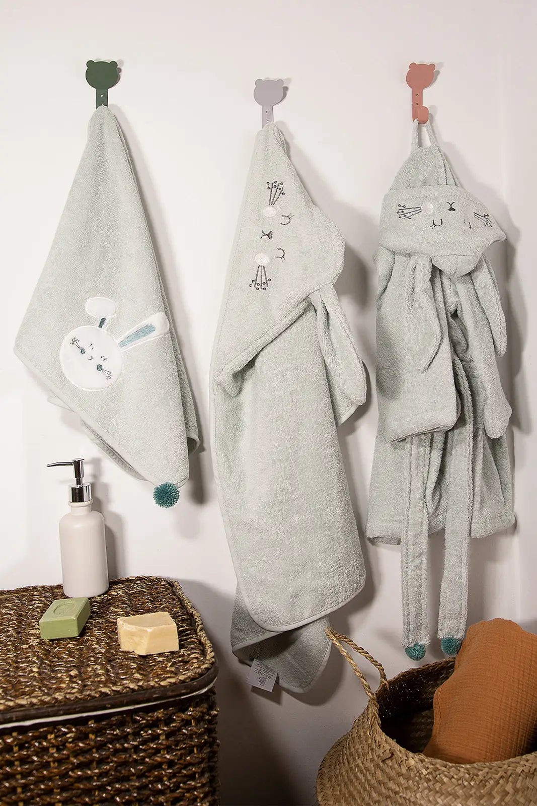 Bunny 2-Piece Organic Cotton Newborn Gift Set Mint | Towel, Bib