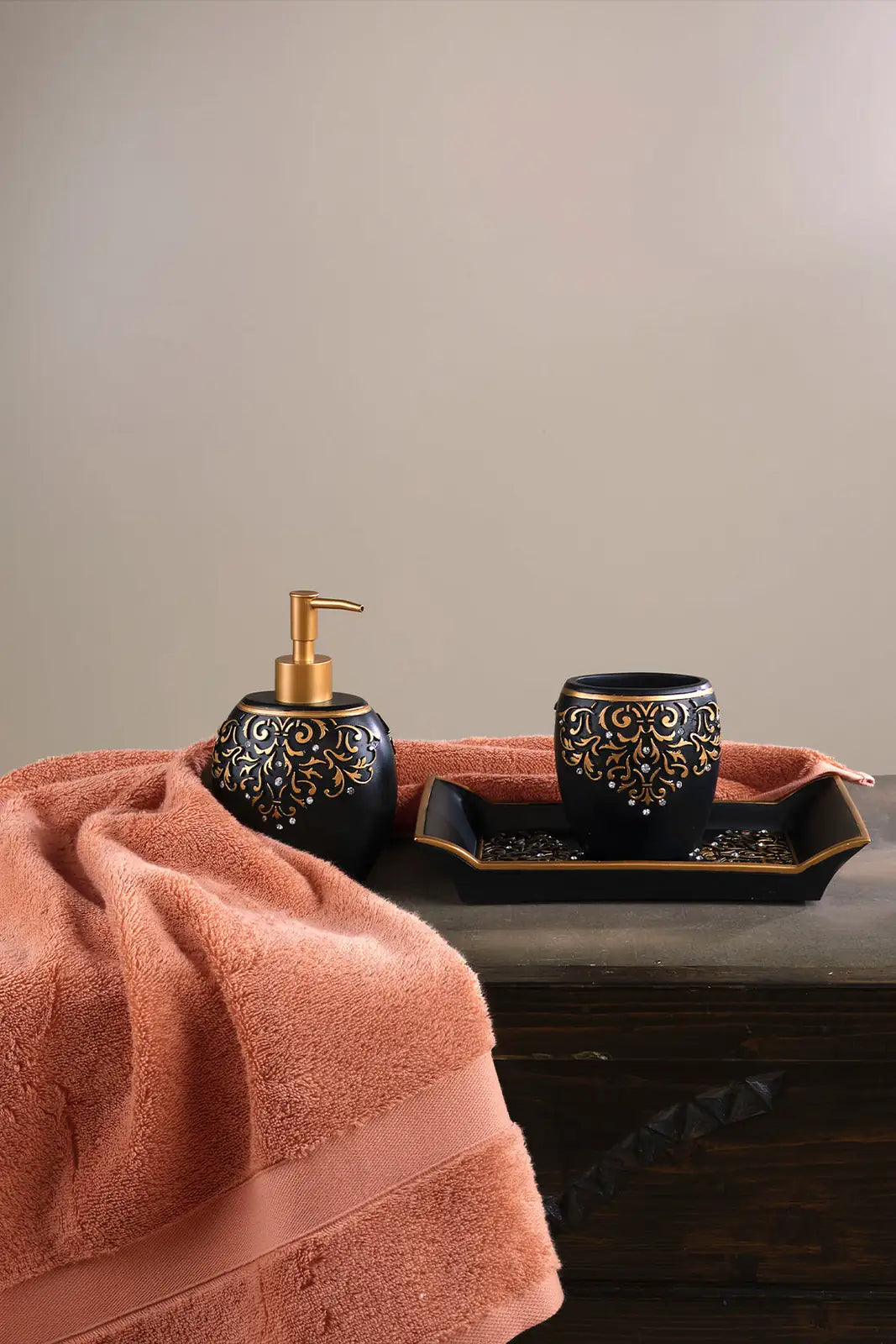 Flossy 4 Piece Bathroom Set