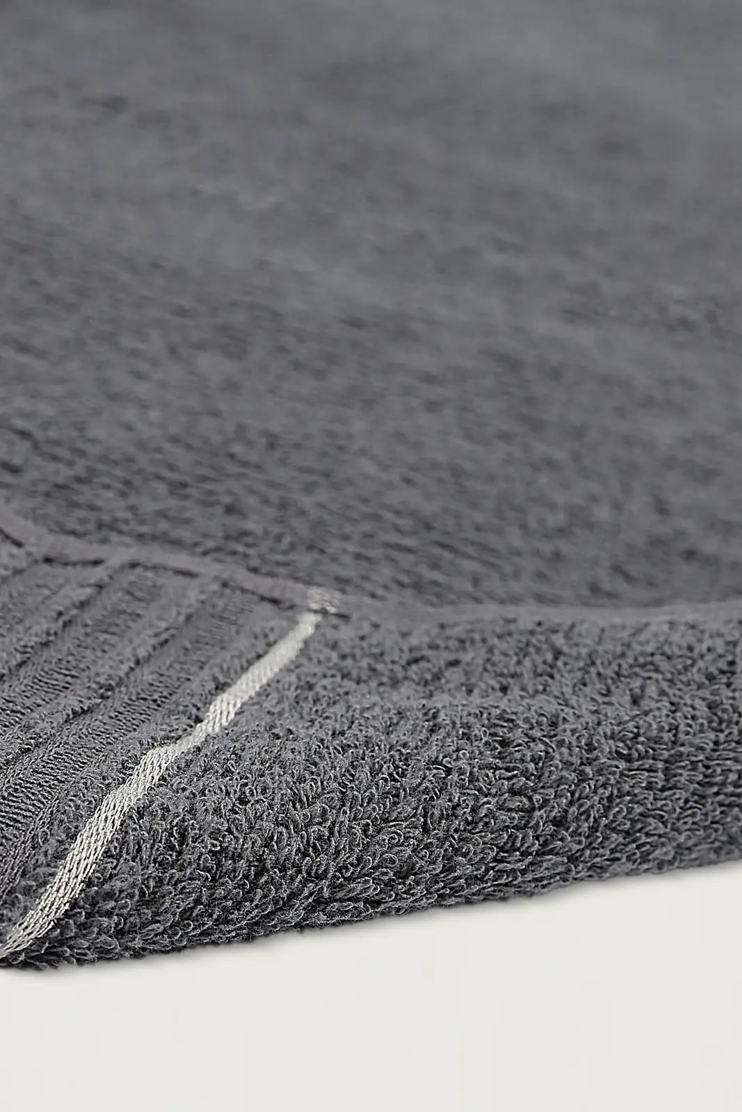Roya Bath Towel 90x150 cm Anthracite