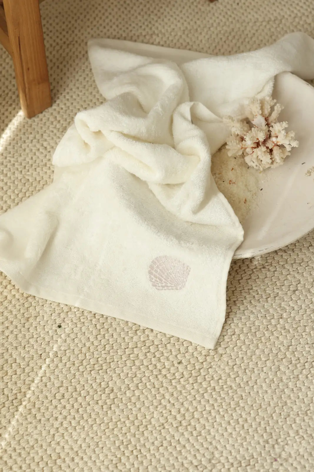 Sedef Bambu Nakışlı Banyo Havlusu 70x140 cm Ekru