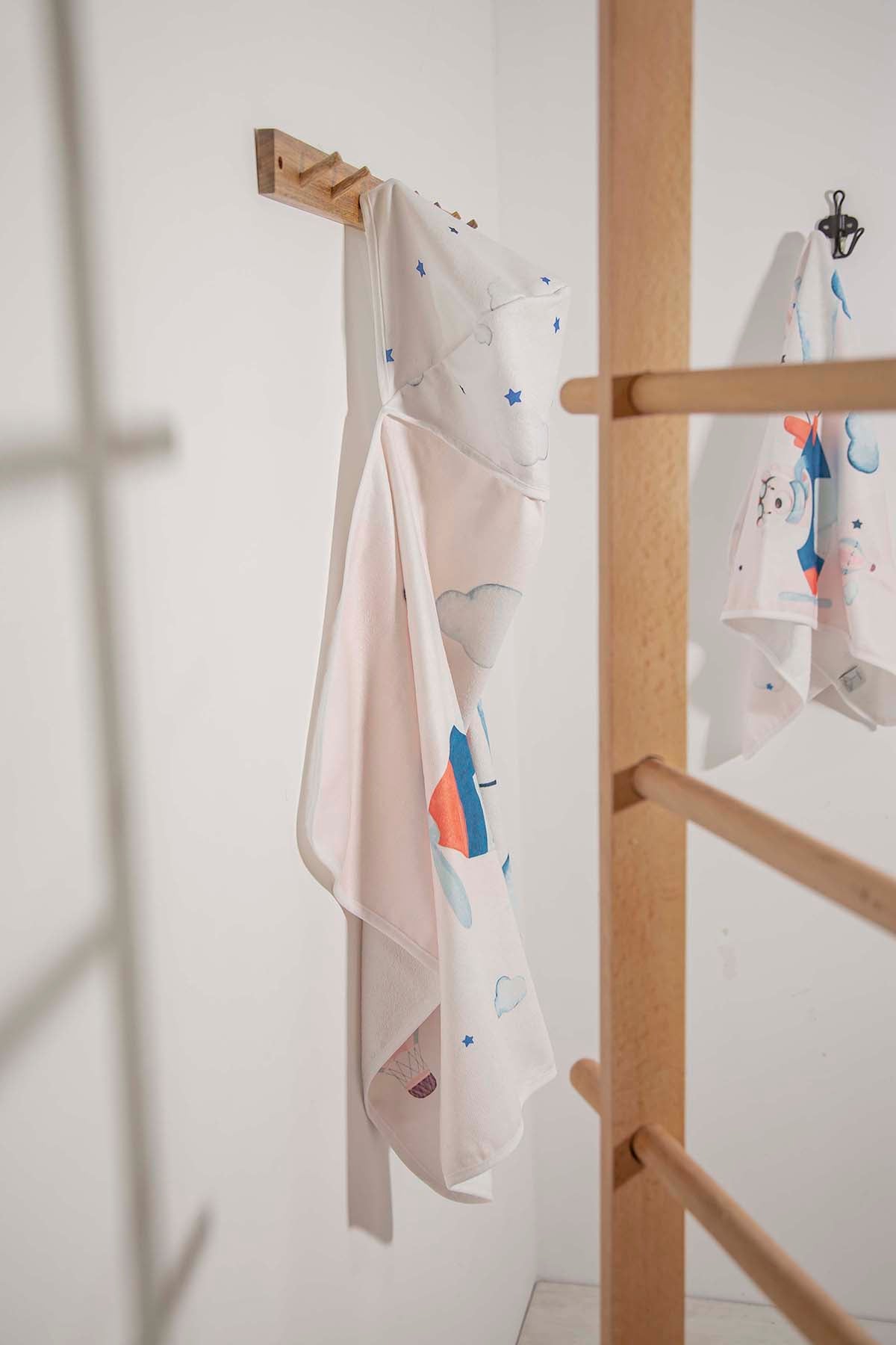 Pilot Bear Swaddle Towel 75x75