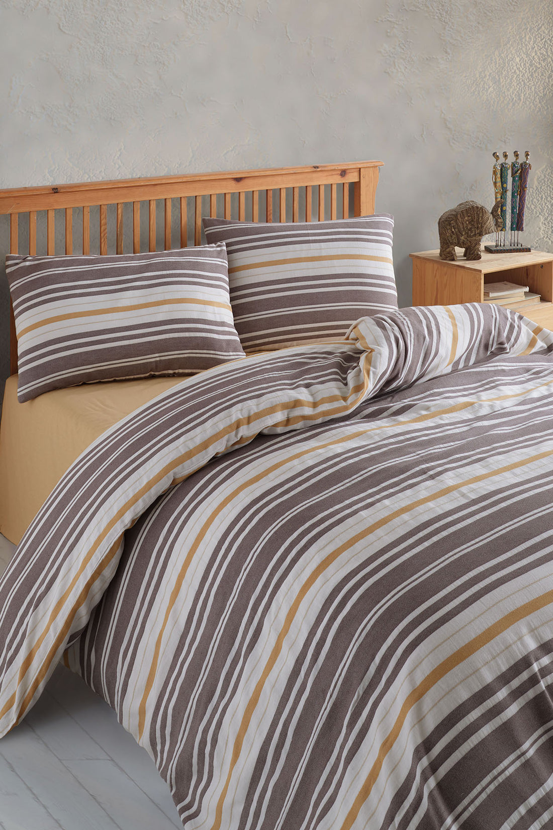 Olena 5 Piece Double Duvet Cover Set with Bag