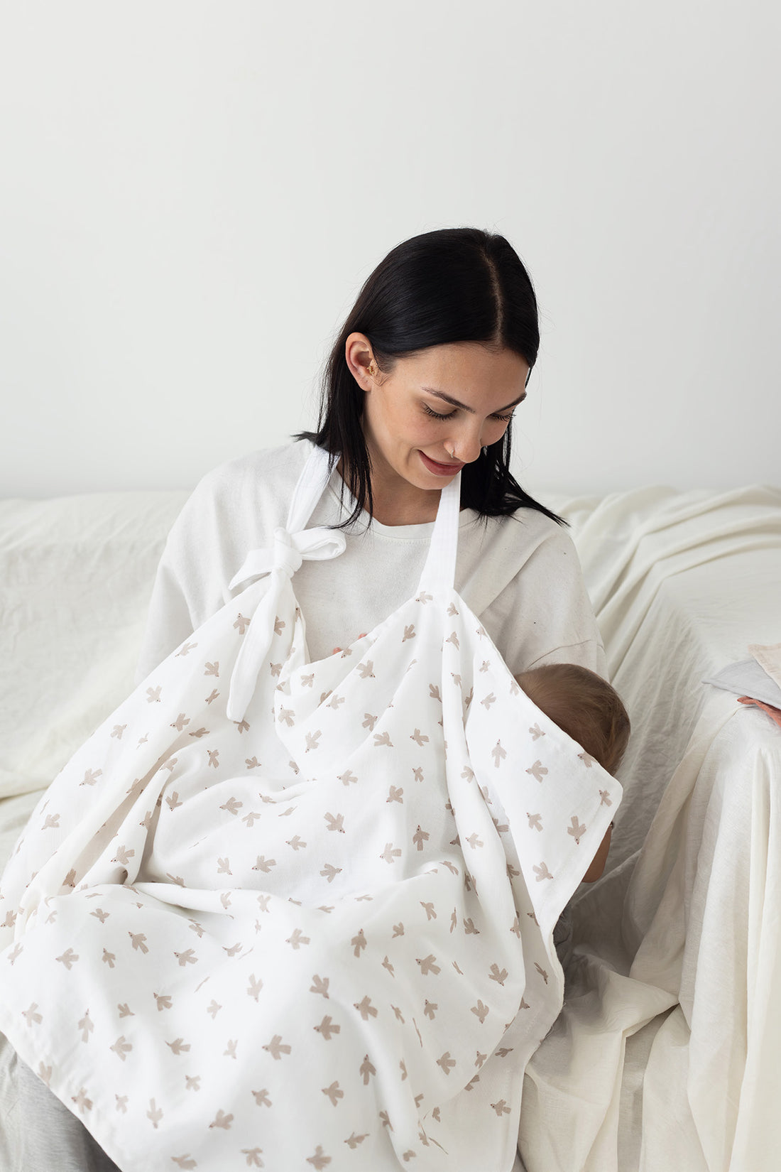 Birdie Organic Cotton Muslin 4 Layer Nursing Cover White