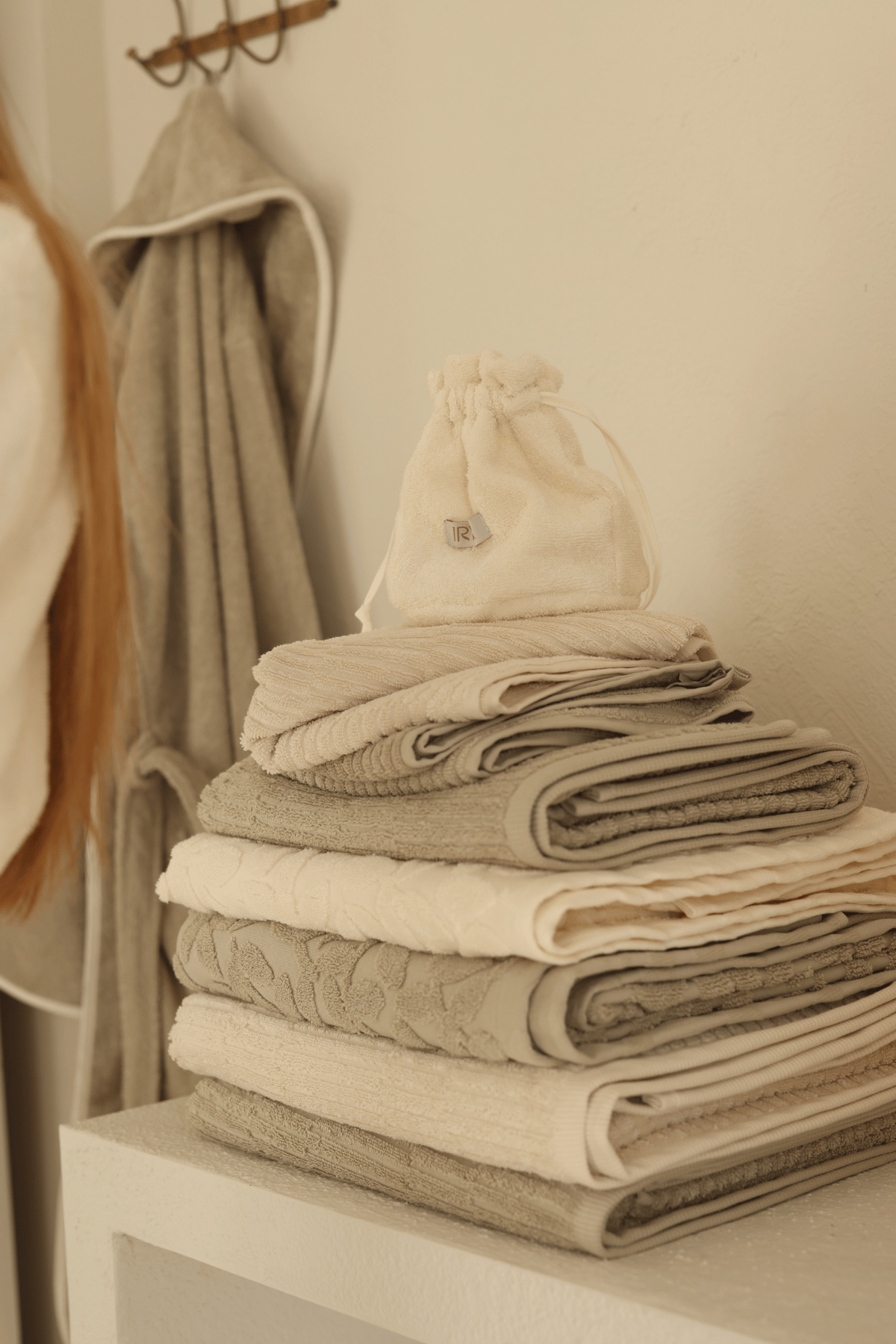 Allesi %100 Pamuk Havlu Bakım Çantası Ekru