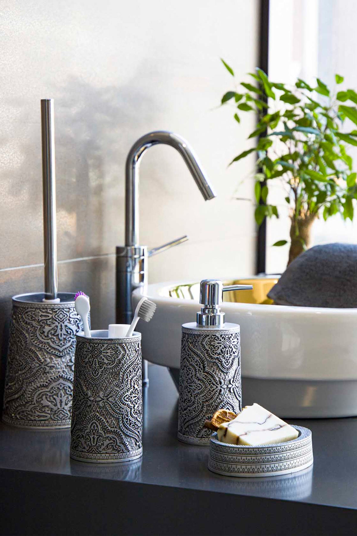 Lane 4 Piece Bathroom Set