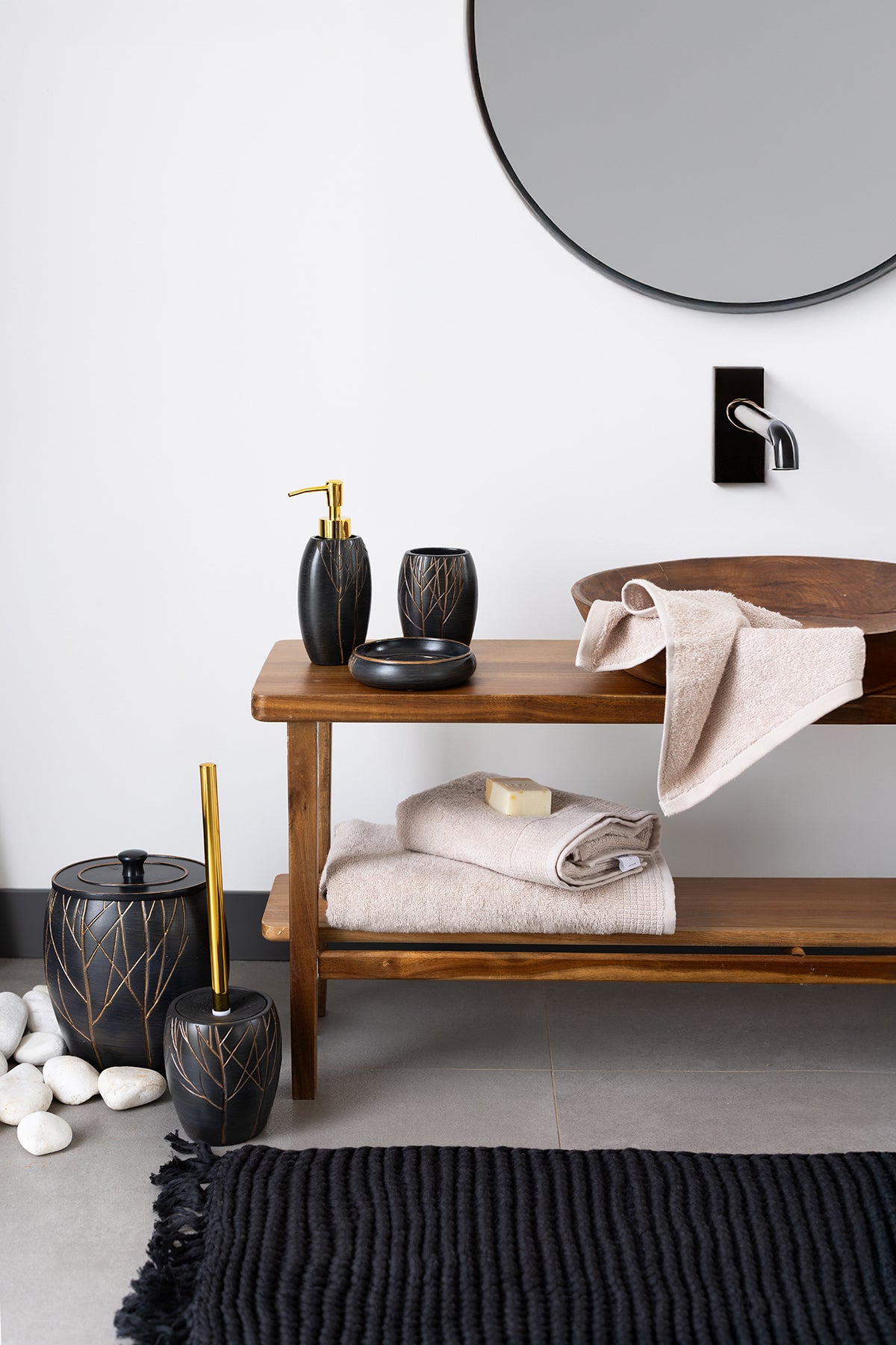 Lioni 5 Piece Bathroom Set