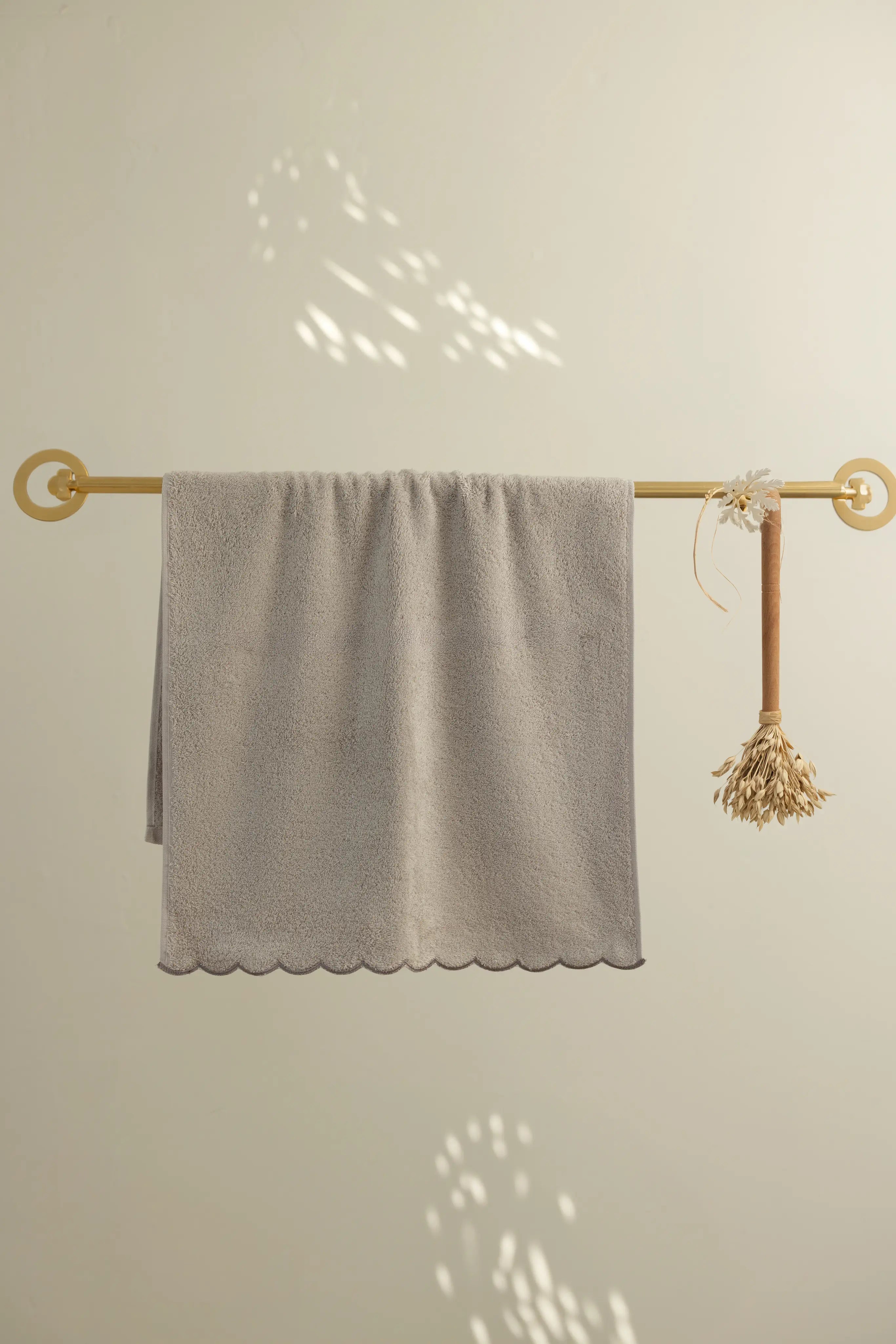 Lindy Bamboo Hand Towel 50x90 cm Cool Gray