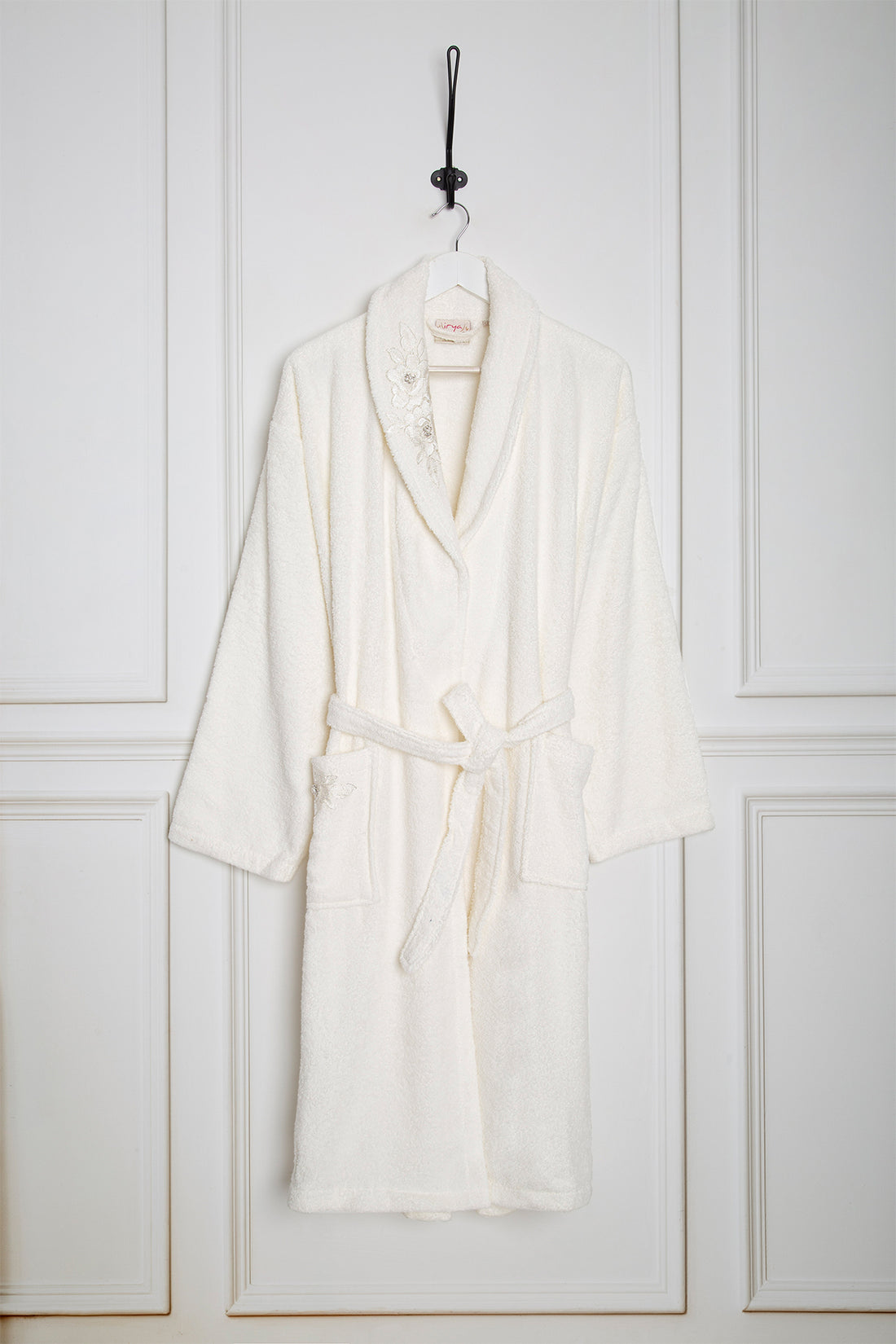 Romantic French Lace Ladies Bathrobe Ecru