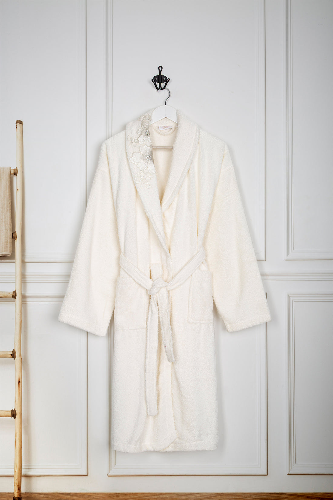 Pearly French Lace Ladies Bathrobe Ecru