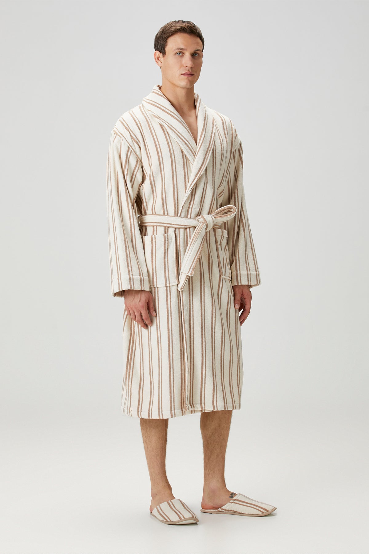 In Lines İpliği Boyalı Erkek Bornoz Mocha