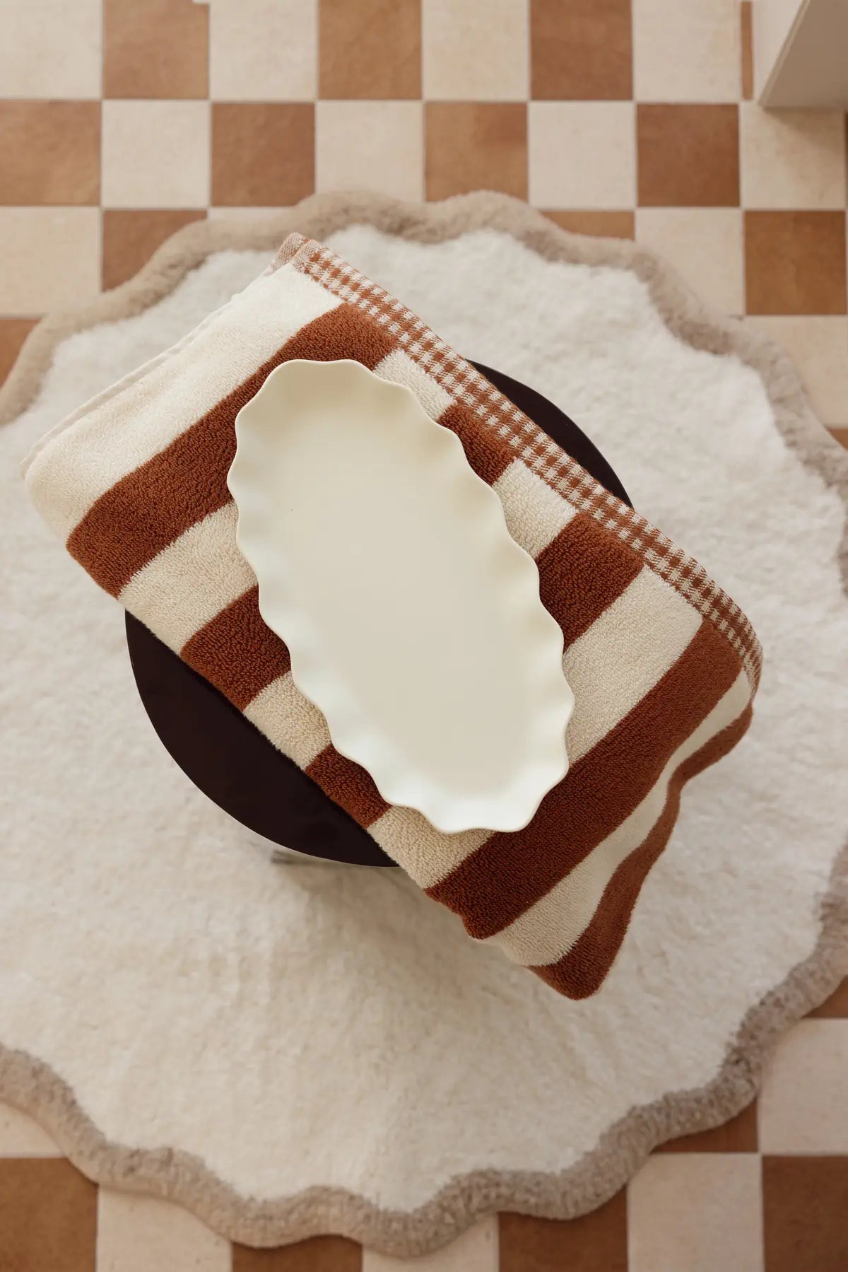 Scallop Round Bamboo Bath Mat 90x90 Beige