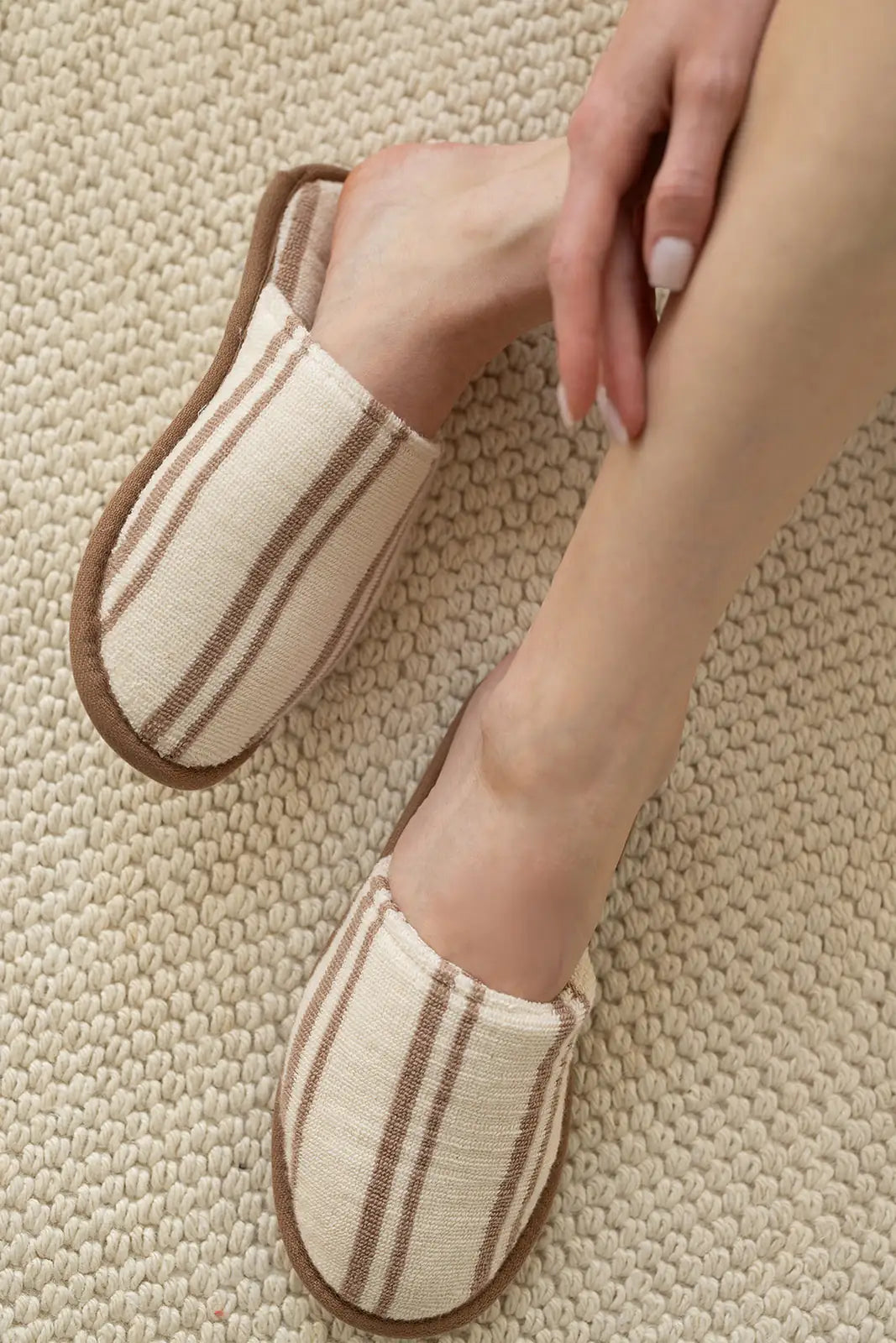 In Lines İpliği Boyalı Unisex Terlik Mocha