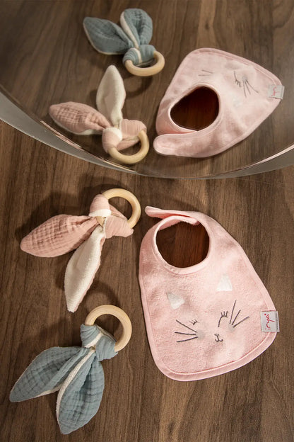 Kitty 2-Piece Organic Cotton Newborn Gift Set Pink | Towel, Bib