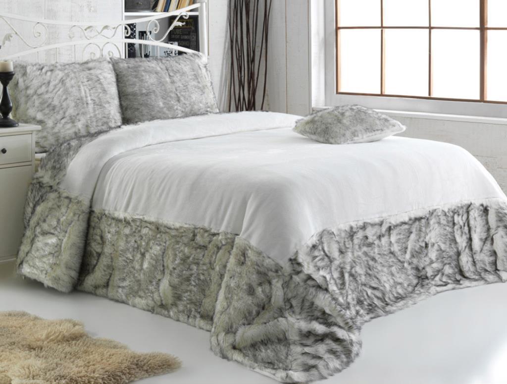 Ruled Double Fur Bedspread White