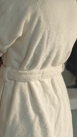 Load video: In Lines  2’li Takım Banyo Paspası %100 Pamuk 40x60 + 60x90 Siyah Çizgili