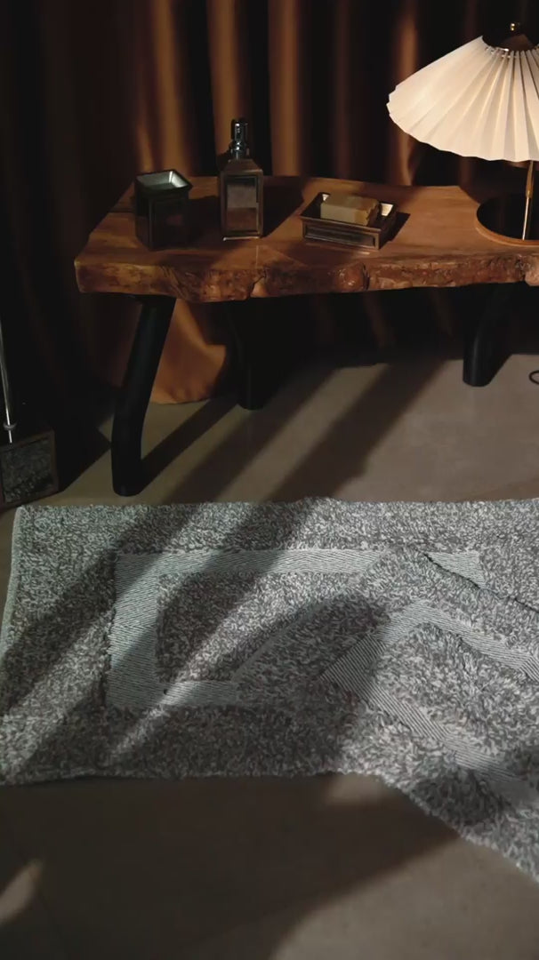 Load video: Mirror 4 Piece Bathroom Set