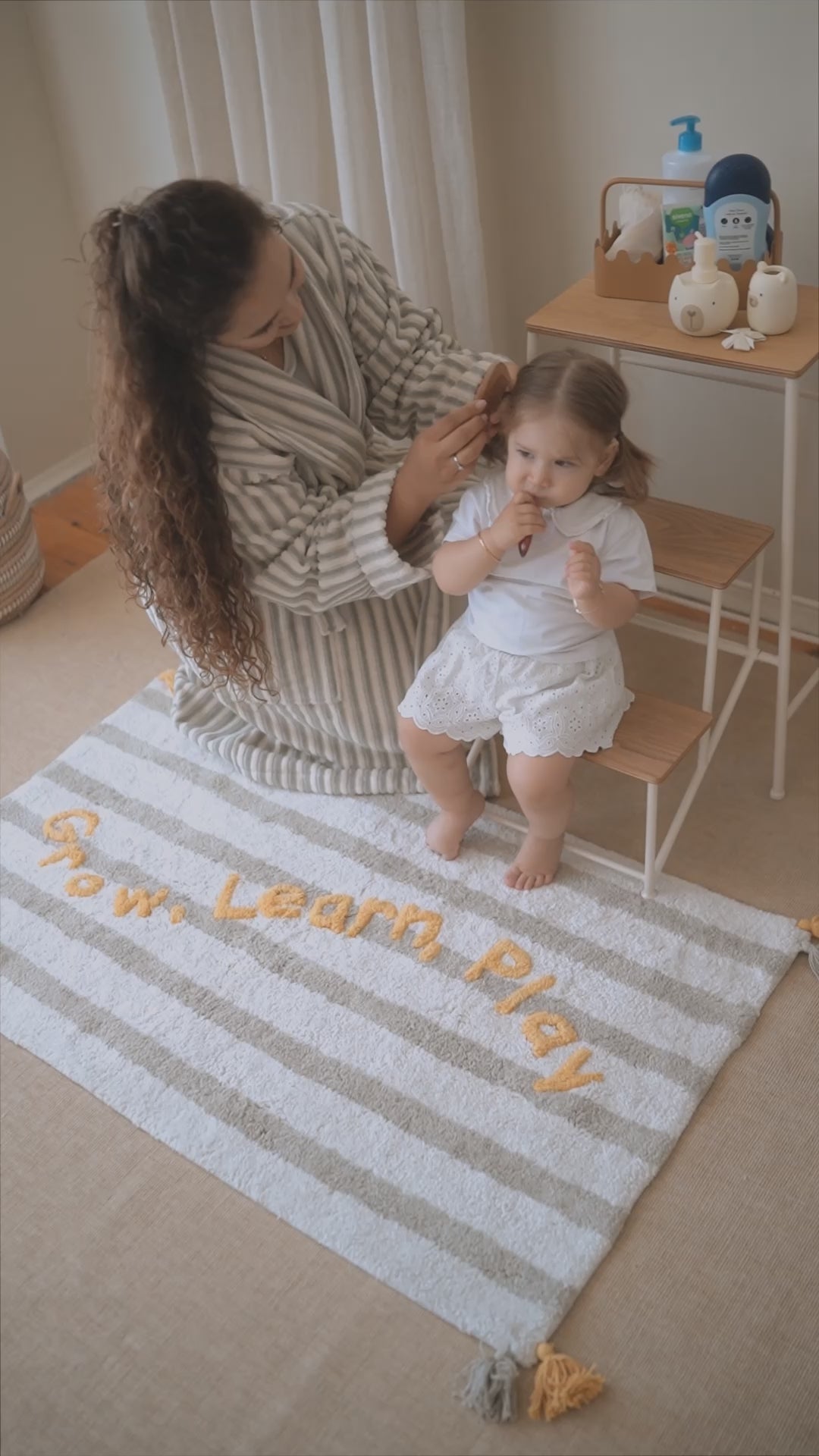 Load video: Grow, Learn, Play Tekli %100 Pamuk Çocuk Odası Halısı 70x120 Cm Pure Mavi /Lila
