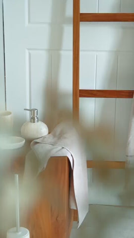 Load video: Luna Yuvarlak Banyo Paspası %100 Pamuk 90x90 Haki